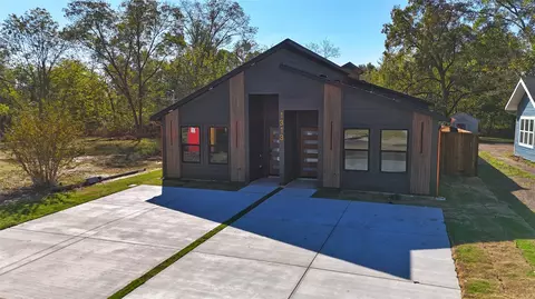 1313 Hunt St, Commerce, TX 75428 photo 4