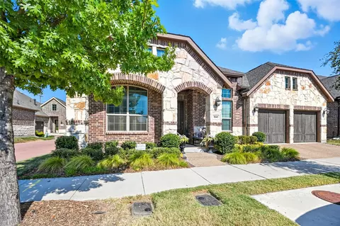 1941 Spotted Fawn Dr, Arlington, TX 76005