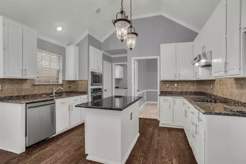 224 Brookhaven Dr, Grand Prairie, TX 75052