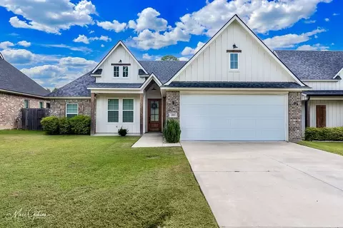 203 Katie Cir, Shreveport, LA 71107
