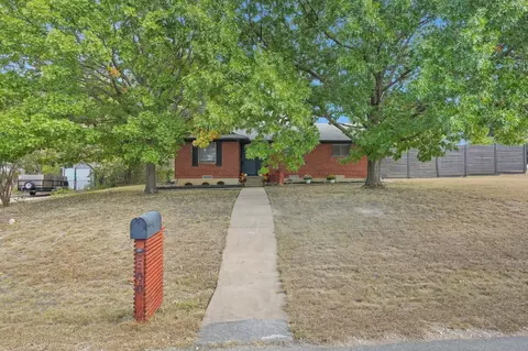 500 Ida Bess Ave, Desoto, TX 75115