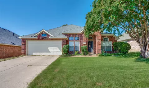 2105 Peacock Ln, Corinth, TX 76210