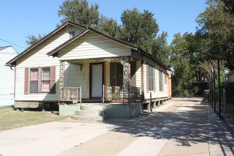 3418 Harlingen St, Dallas, TX 75212
