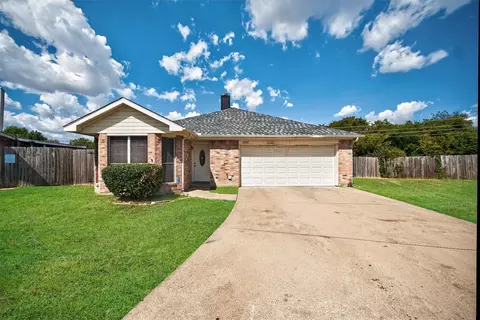 3001 Green Vista Ct, Grand Prairie, TX 75052