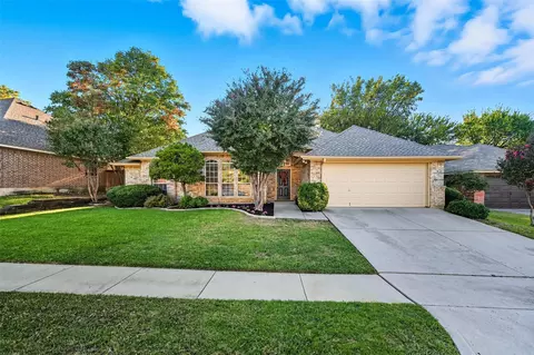 7209 Elm Wood Dr, North Richland Hills, TX 76182