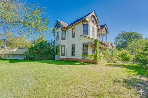 103 Stevens St, Ladonia, TX 75449