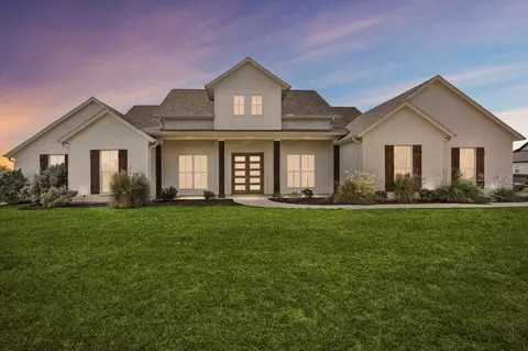 1208 Eagles Bluff Dr, Weatherford, TX 76087