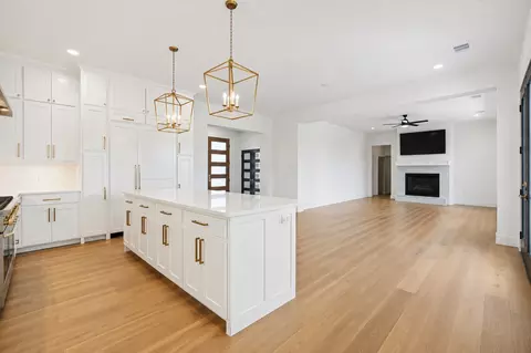 1208 Eagles Bluff Dr, Weatherford, TX 76087