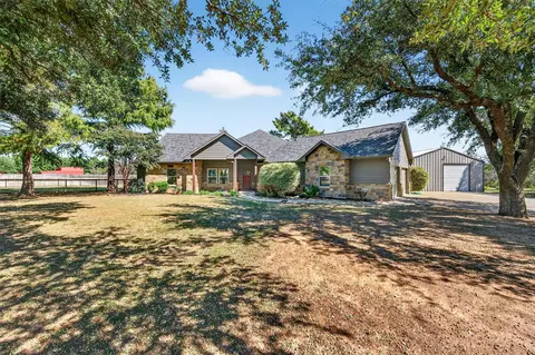 357 Pear Tree Ln, Collinsville, TX 76233