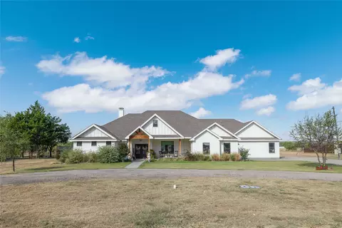 2910 Southpark Dr, Coleman, TX 76834