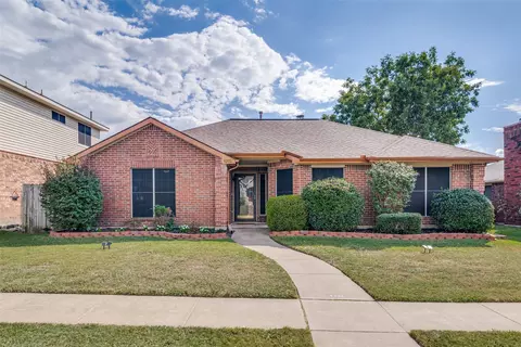 4202 Crystal Ln, Garland, TX 75043