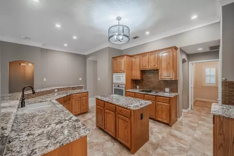 2709 Cobblestone Dr, Grapevine, TX 76051 photo 9