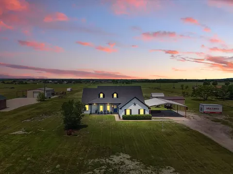 205 N Armstrong Rd, Venus, TX 76084