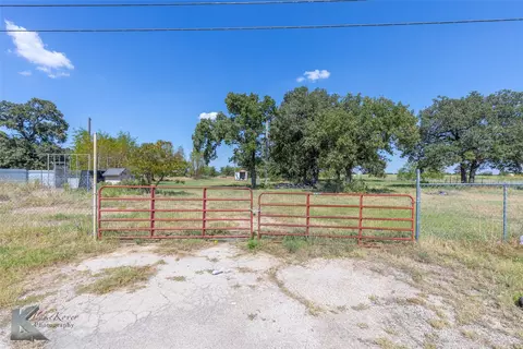 318 N Access Rd W, Clyde, TX 79510
