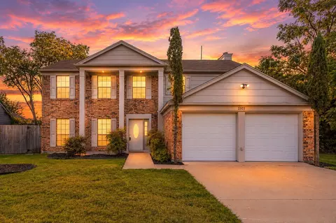 2321 Warwick Ave, Grand Prairie, TX 75052