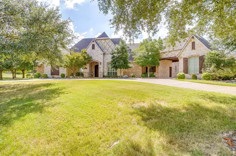 155 Country Vista Cir, Burleson, TX 76028
