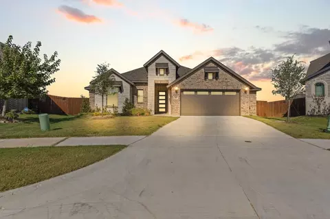 205 Resting Place Rd, Waxahachie, TX 75165
