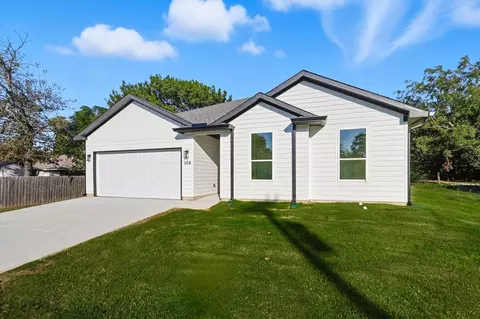 106 Clark St, Whitesboro, TX 76273
