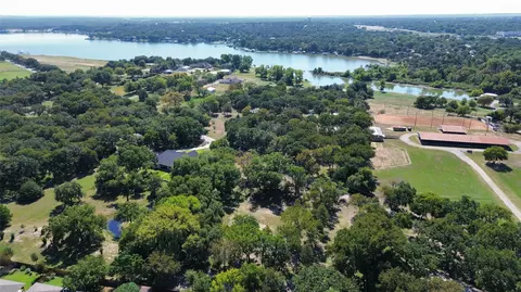 1325 Park St, Azle, TX 76020