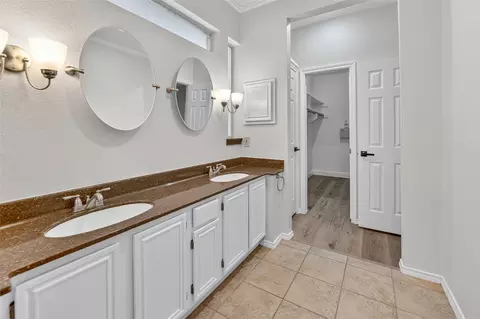 Bath - 4282 Hearthside Dr, Grapevine, TX 76051 photo 4 of 5