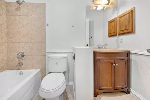 Bath - 4282 Hearthside Dr, Grapevine, TX 76051 photo 5 of 5