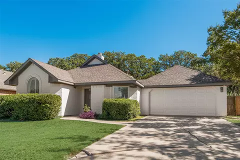 1104 Oak Tree St, Denton, TX 76209