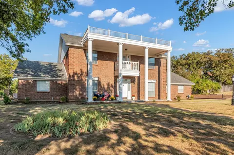 2620 Brookridge Dr, Hurst, TX 76054