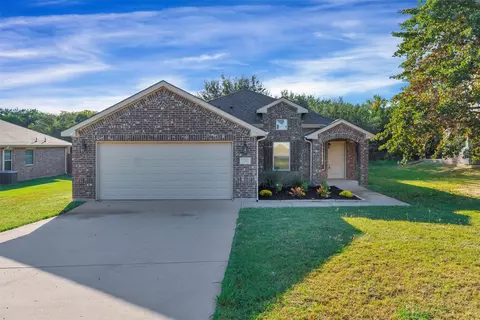 7202 Mistletoe Trl, Granbury, TX 76048
