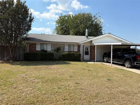813 S Kate St, White Settlement, TX 76108