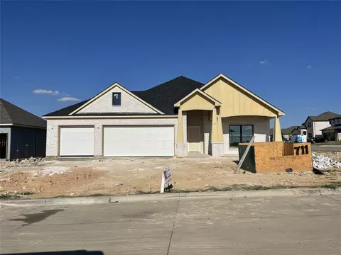 711 Bass Lake Ln, Cleburne, TX 76033