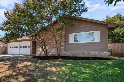 2700 Shady Grove Dr, Bedford, TX 76021