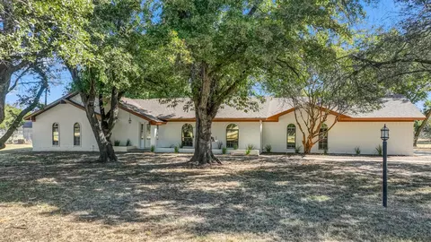 11001 Oak Grove Rd S, Burleson, TX 76028