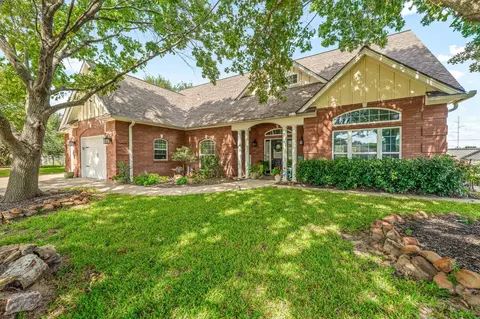 1517 Oakwood Dr, Stephenville, TX 76401