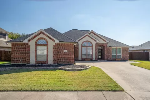 8417 Emerald Cir, North Richland Hills, TX 76180