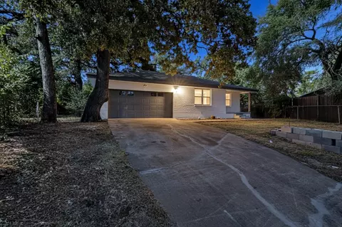 671 Cedarcliff Dr, Dallas, TX 75217