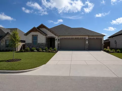 709 Bass Lake Ln, Cleburne, TX 76033