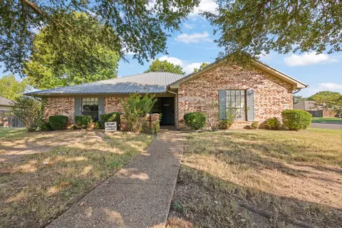 1602 Murry Dr, Cleburne, TX 76033