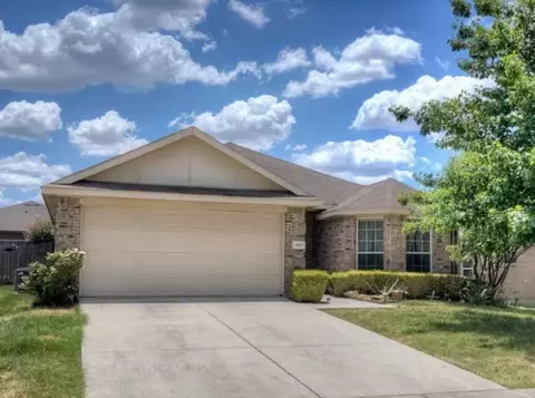1427 Reiger Dr, Greenville, TX 75402