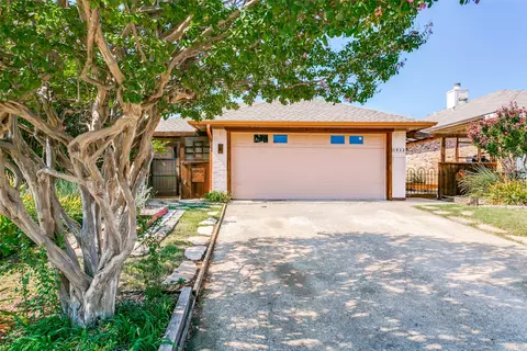 922 Boxwood Dr, Lewisville, TX 75067