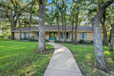 924 Ridgecrest Cir, Denton, TX 76205