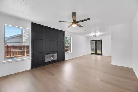 12802 Park Hill Ct, Balch Springs, TX 75180