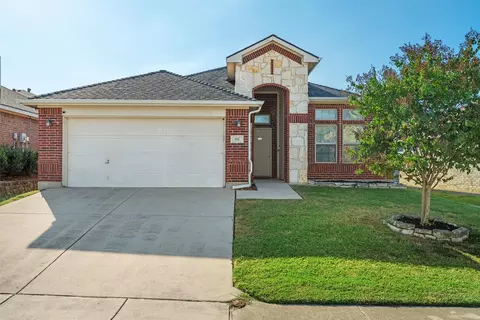 916 Reveille Rd, Fort Worth, TX 76108
