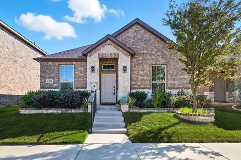 2316 Pyrite Dr, Aubrey, TX 76227