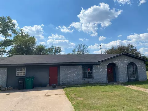 200 S Patricia St, Lacy Lakeview, TX 76705
