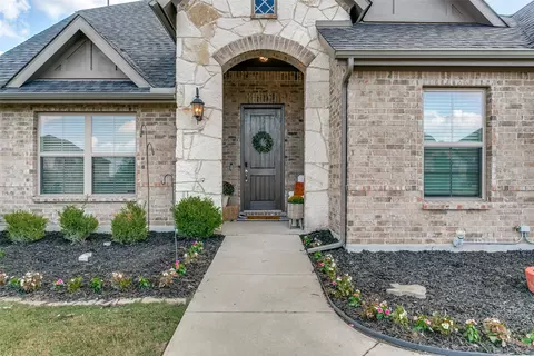 117 St Elias Dr, Burleson, TX 76028