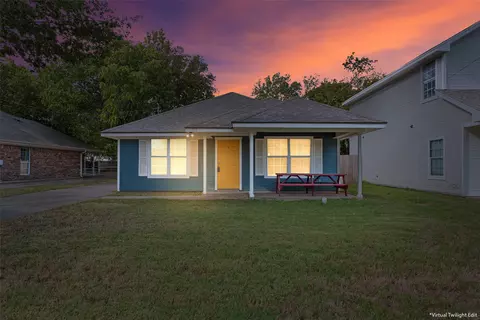 1919 S 15th St, Waco, TX 76706