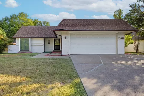 2897 Elsinor Dr, Fort Worth, TX 76116