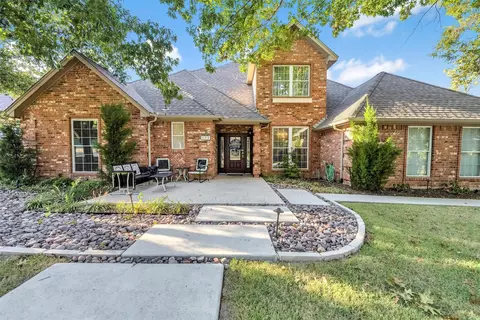 132 SW Brushy Mound Rd, Burleson, TX 76028