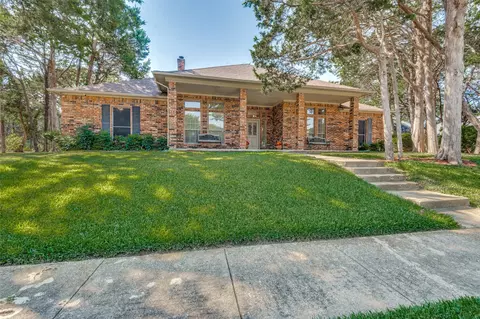 2104 Valley View Dr, Cedar Hill, TX 75104