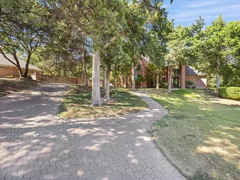 1813 Wood Dale Cir, Cedar Hill, TX 75104